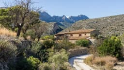 Casa Amoros - Thumbnail 1