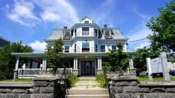 The Granite House - Thumbnail 1