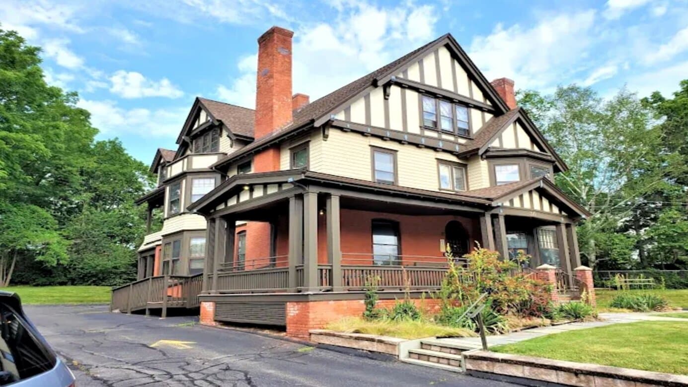 Russell Men's Sober House