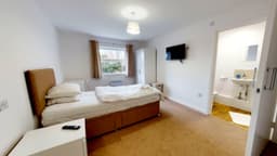 Linwood House - Thumbnail 2