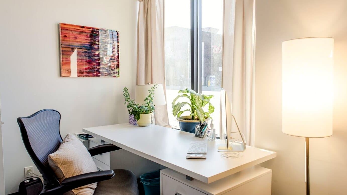 Clarity Clinic Lakeview Broadway