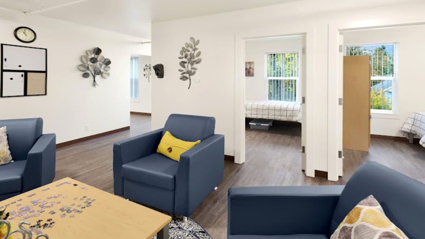 Lifeline Connections Men's Low-Intensity Residential
