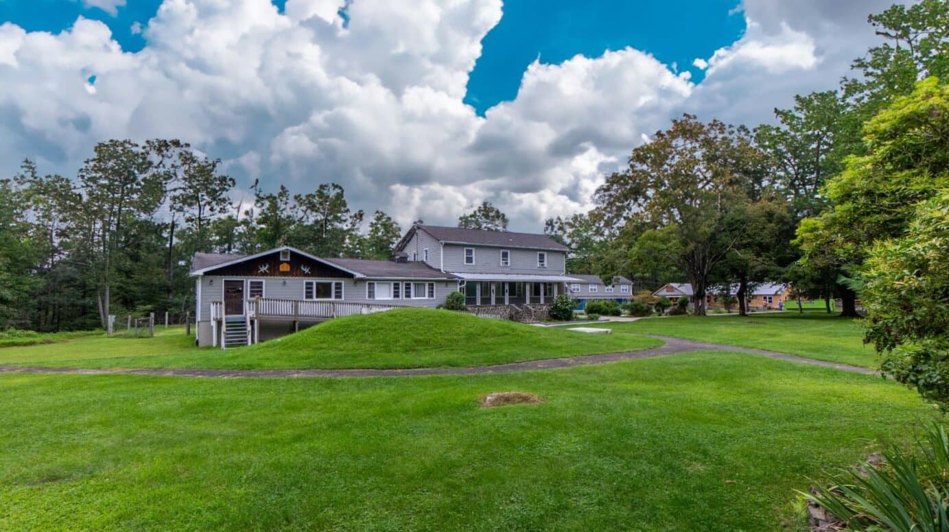 Never Alone - Adolescent Addiction Treatment Center
